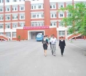 市教育局程燕副局长走访蚌埠三中高一年级组党员