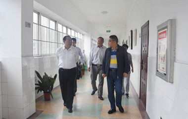 蚌埠市委书记于勇到蚌埠三中调研