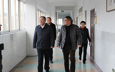 蚌埠市委于勇书记莅临蚌埠三中视察指导